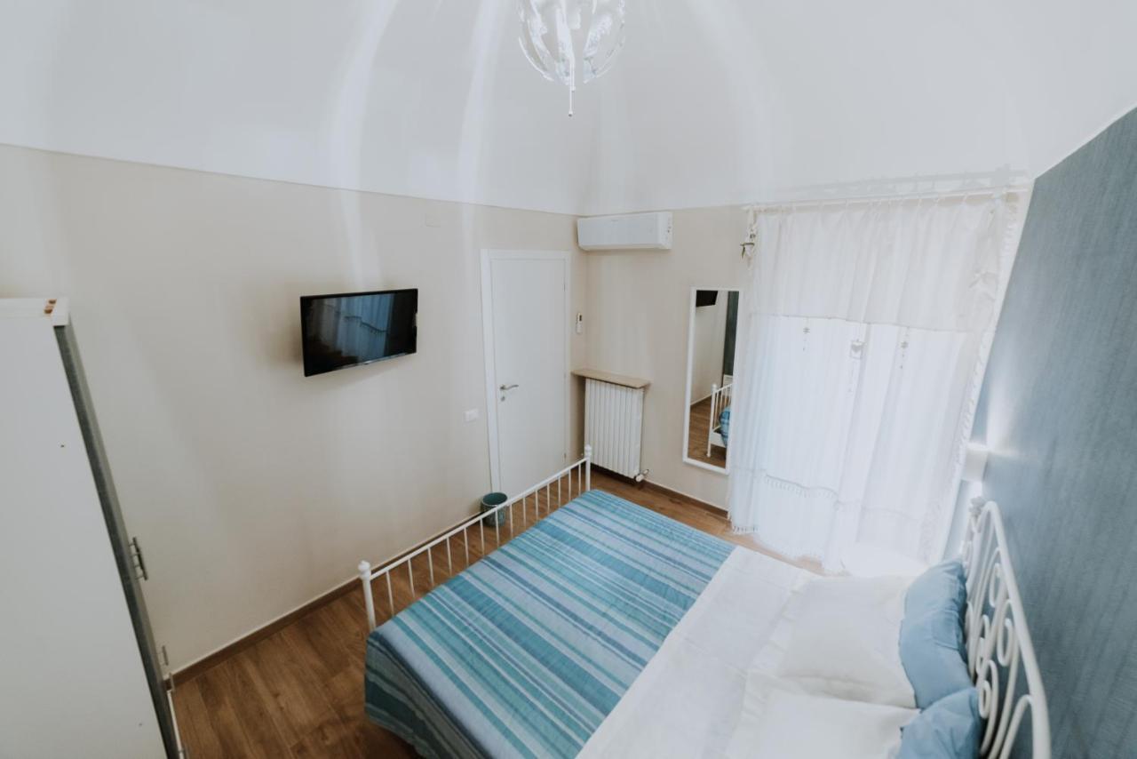 לינה וארוחת בוקר קייטי La Casa Di Achille מראה חיצוני תמונה