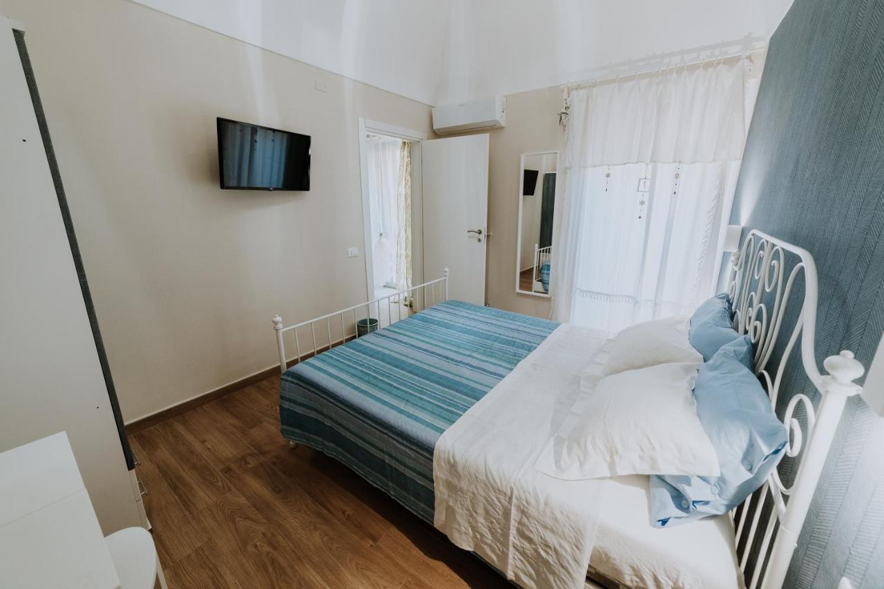 לינה וארוחת בוקר קייטי La Casa Di Achille מראה חיצוני תמונה