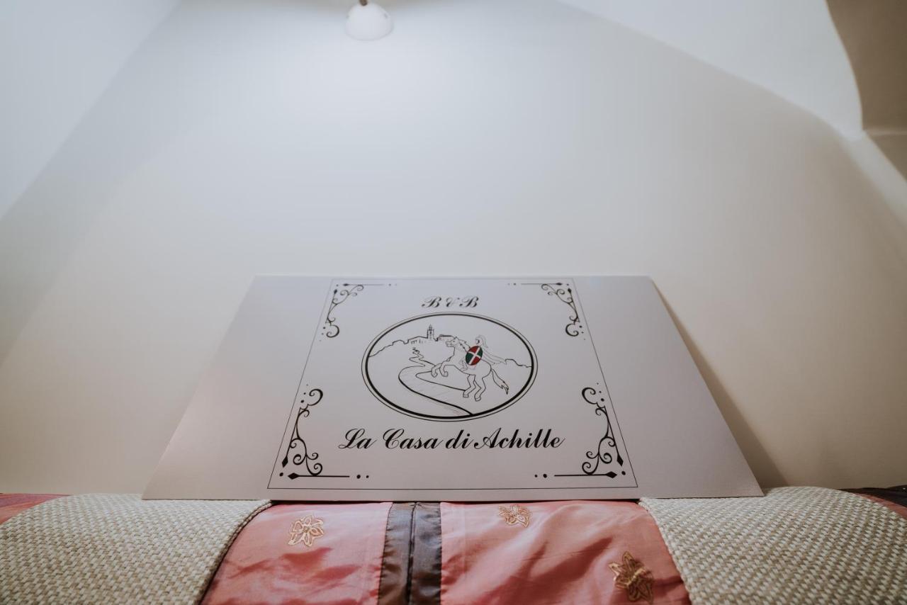 לינה וארוחת בוקר קייטי La Casa Di Achille מראה חיצוני תמונה
