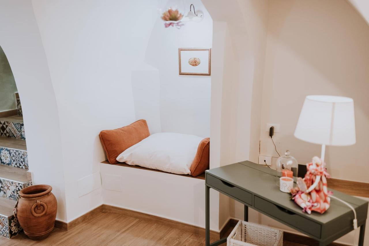 לינה וארוחת בוקר קייטי La Casa Di Achille מראה חיצוני תמונה