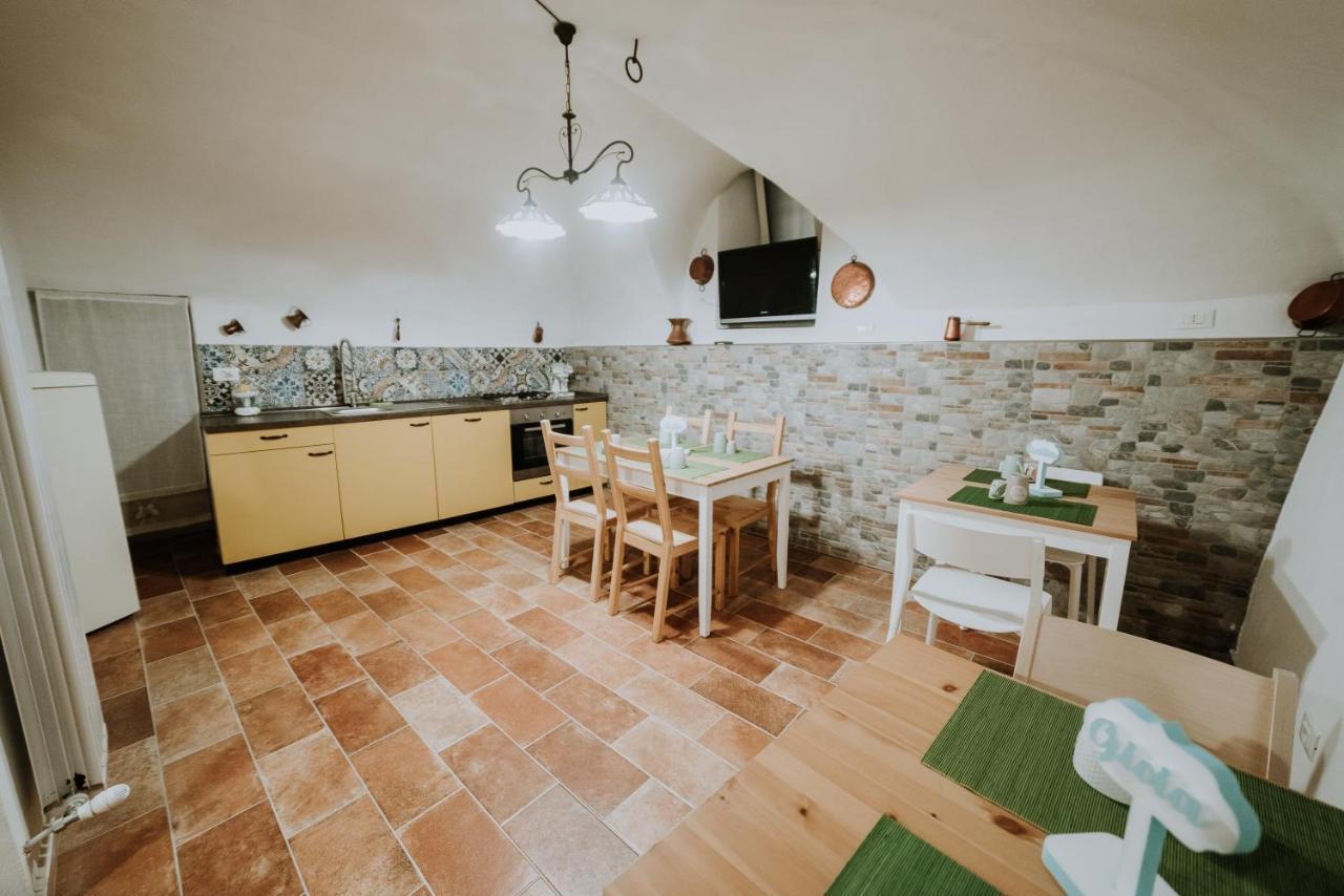 לינה וארוחת בוקר קייטי La Casa Di Achille מראה חיצוני תמונה