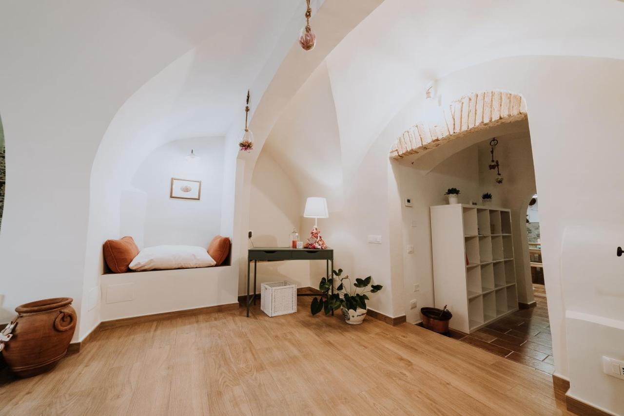 לינה וארוחת בוקר קייטי La Casa Di Achille מראה חיצוני תמונה