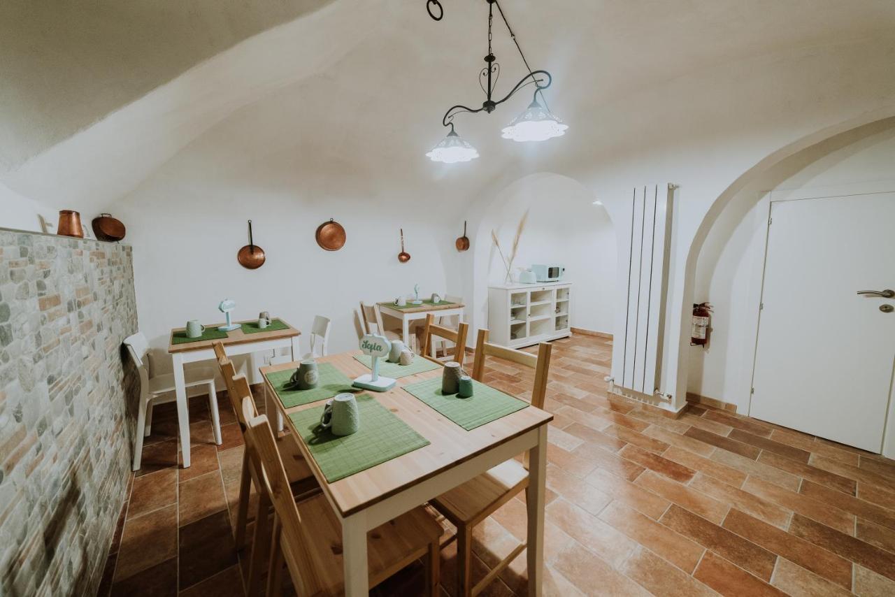 לינה וארוחת בוקר קייטי La Casa Di Achille מראה חיצוני תמונה